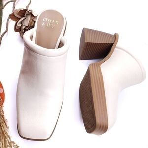 Crown Ivy Cream Chunk Heel Mini Platform Mule Clogs Sz 9m